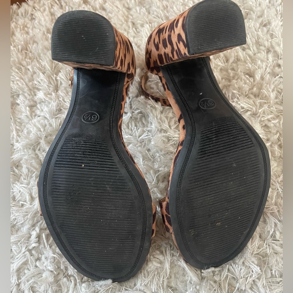 Cheetah/Leopard Print Block Heel - image 4